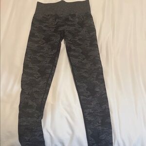 Women’s Gymshark Gray camo Seamless Leggings